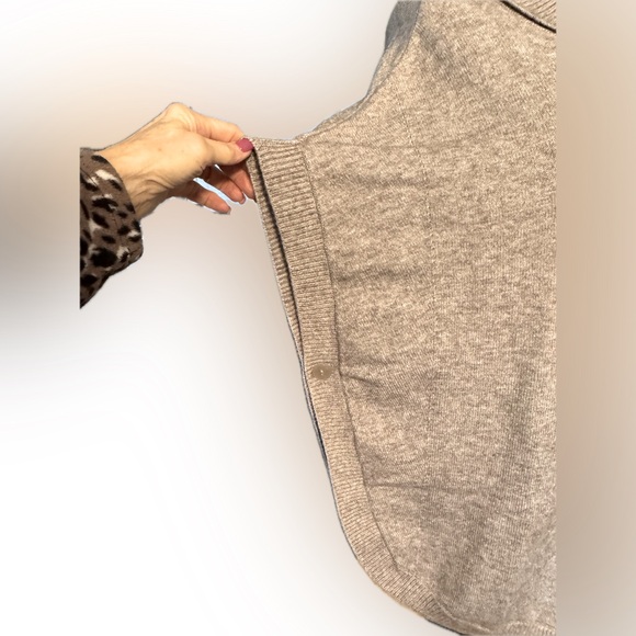 SISTERS Sweater Poncho, single button either side Dark beige cowlneck XL Excelnt - Picture 6 of 6